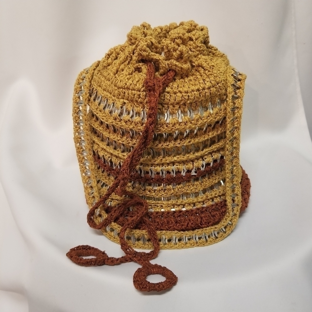 Vintage Handmade Crocheted Macrame Aluminum Soda Pop Can Tab Bucket Shoulder Bag